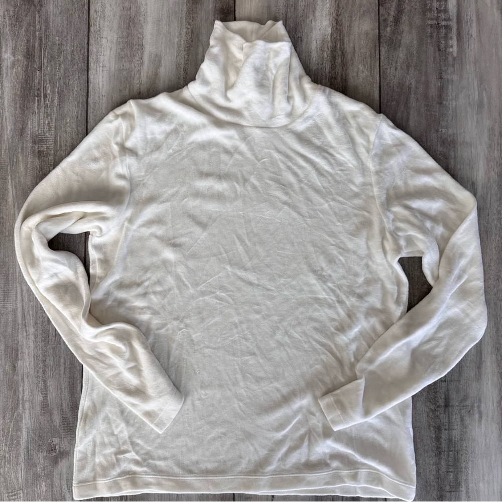 Uniqlo White Turtleneck Sweater NEW